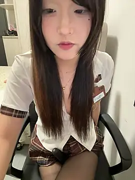 Snapshot of minnie566 chatting on February 28, 8:15 am minnie566 online show from February 28, 8:15 am