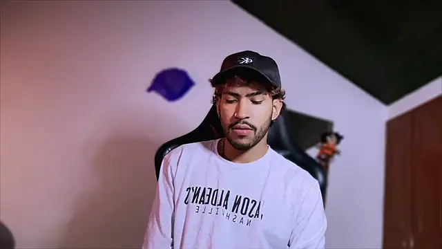 3v1l online show from December 4, 5:21 pm