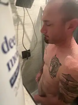 Snapshot of RobsBigD chatting on November 10, 7:40 am RobsBigD online show from November 10, 7:40 am