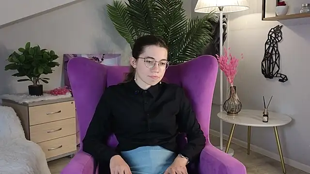 Snapshot of TalishaParadee chatting on October 31, 11:55 am TalishaParadee online show from October 31, 11:55 am