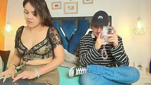 Zoe And Dylan  online show from February 24, 12:36 pm