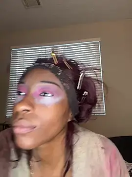 MadameMuse online show from February 18, 3:52 pm