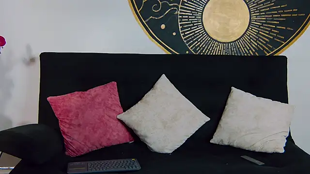 Snapshot of AlessioVitale chatting on February 12, 7:53 pm AlessioVitale online show from February 12, 7:53 pm