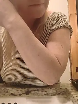 LexyLay online show from March 30, 2:29 pm