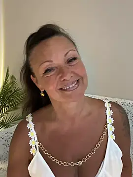 HotLdyllic online show from June 25, 7:51 pm