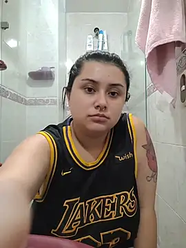 CurvyNoir online show from November 28, 4:09 pm