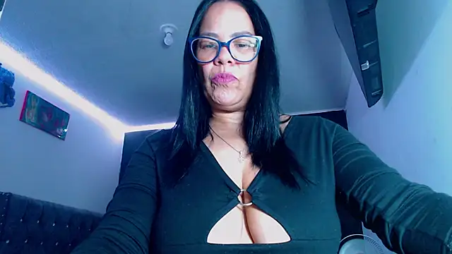 sofia lopez70 online show from May 14, 12:56 pm