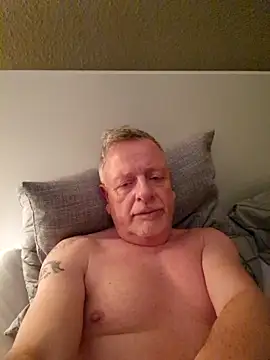 Dennislover007 online show from December 20, 11:45 pm