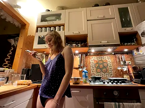 Snapshot of litttlegirl chatting on October 30, 11:27 pm litttlegirl online show from October 30, 11:27 pm