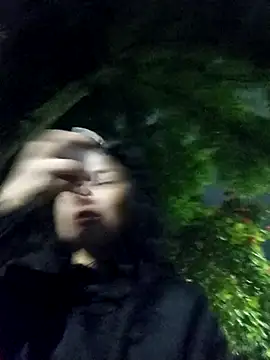 Snapshot of BrightDarkness chatting on November 19, 8:25 am BrightDarkness online show from November 19, 8:25 am