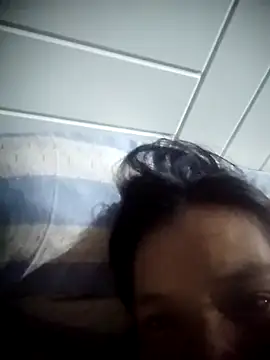 Snapshot of _simplecristy_ chatting on October 31, 7:04 pm  simplecristy  online show from October 31, 7:04 pm