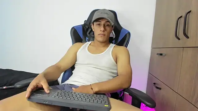 dorman boy online show from November 22, 3:33 pm