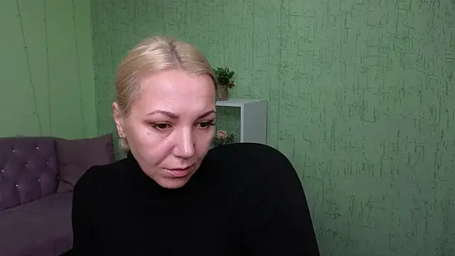 Snapshot of Jade_Journey chatting on October 31, 7:53 am Jade Journey online show from October 31, 7:53 am