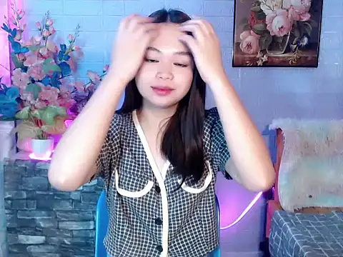 lustfullakim online show from June 4, 4:35 pm