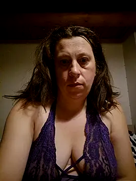 Snapshot of roussechaudasse chatting on November 3, 8:21 pm roussechaudasse online show from November 3, 8:21 pm