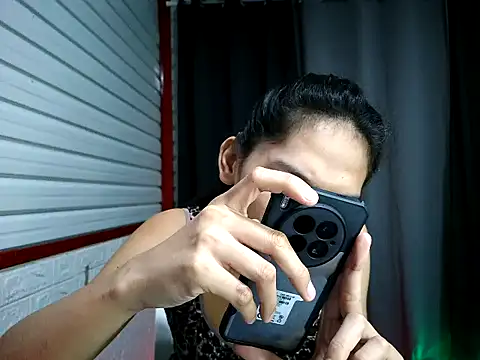 xwildflowerx online show from November 19, 2:17 pm