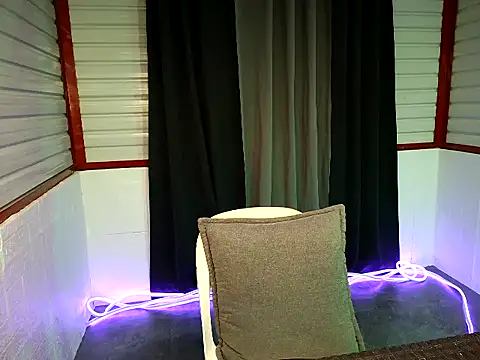 xwildflowerx online show from April 28, 11:32 pm