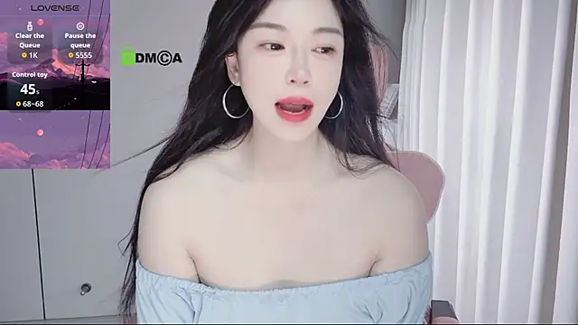 Snapshot of YunShan-33 chatting on May 15, 4:52 am YunShan-33 online show from May 15, 4:52 am