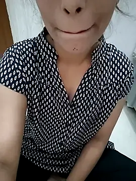 Snapshot of vijaylaxmi69 chatting on November 3, 4:19 pm vijaylaxmi69 online show from November 3, 4:19 pm