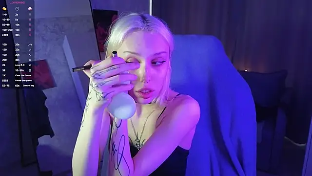 goth  tv online show from November 26, 9:43 am