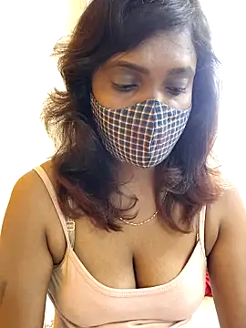 Snapshot of Queen-dhivya chatting on December 22, 3:47 am Queen-dhivya online show from December 22, 3:47 am