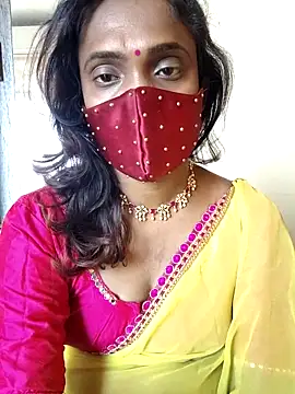 Snapshot of Queen-dhivya chatting on March 3, 3:23 am Queen-dhivya online show from March 3, 3:23 am