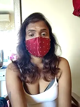 Snapshot of Queen-dhivya chatting on March 4, 7:14 am Queen-dhivya online show from March 4, 7:14 am