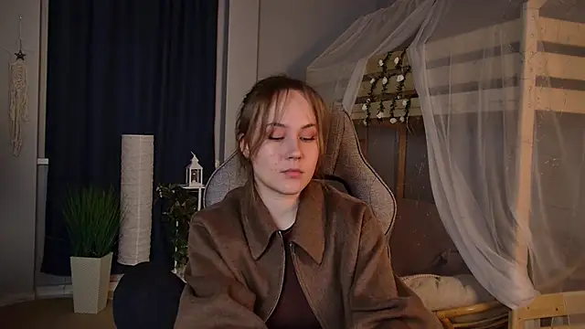 Snapshot of ElinVale chatting on May 31, 6:53 am ElinVale online show from May 31, 6:53 am