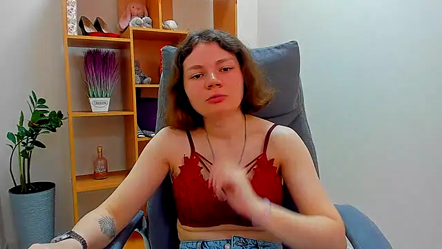 Snapshot of Stella-Maers chatting on May 22, 7:15 am Stella-Maers online show from May 22, 7:15 am