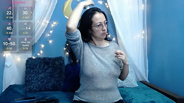 Snapshot of Lauryn_Jones chatting on December 19, 3:52 pm Lauryn Jones online show from December 19, 3:52 pm