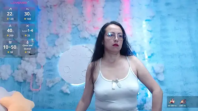 Lauryn Jones online show from February 7, 7:39 pm