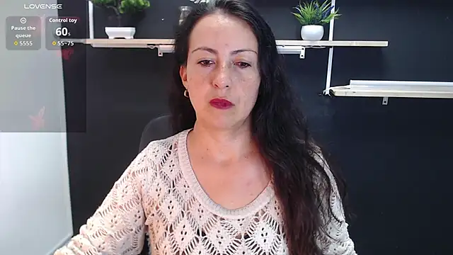 Snapshot of Lauryn_Jones chatting on May 13, 5:43 pm Lauryn Jones online show from May 13, 5:43 pm