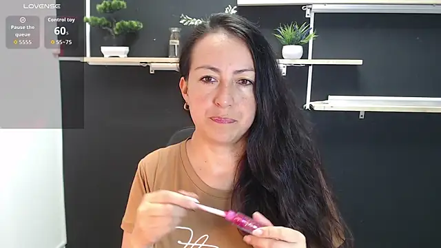 Snapshot of Lauryn_Jones chatting on May 19, 6:03 pm Lauryn Jones online show from May 19, 6:03 pm