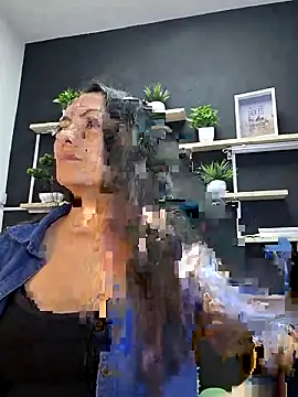 Snapshot of Lauryn_Jones chatting on May 25, 4:46 pm Lauryn Jones online show from May 25, 4:46 pm
