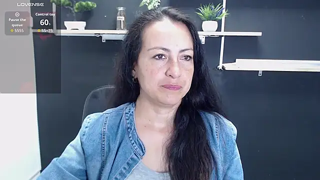 Snapshot of Lauryn_Jones chatting on May 26, 5:31 pm Lauryn Jones online show from May 26, 5:31 pm