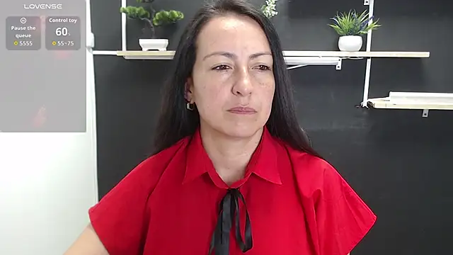 Snapshot of Lauryn_Jones chatting on June 5, 4:56 pm Lauryn Jones online show from June 5, 4:56 pm