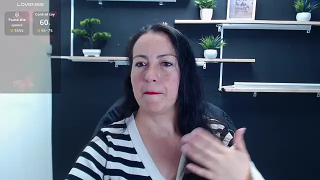 Snapshot of Lauryn_Jones chatting on June 20, 7:16 pm Lauryn Jones online show from June 20, 7:16 pm