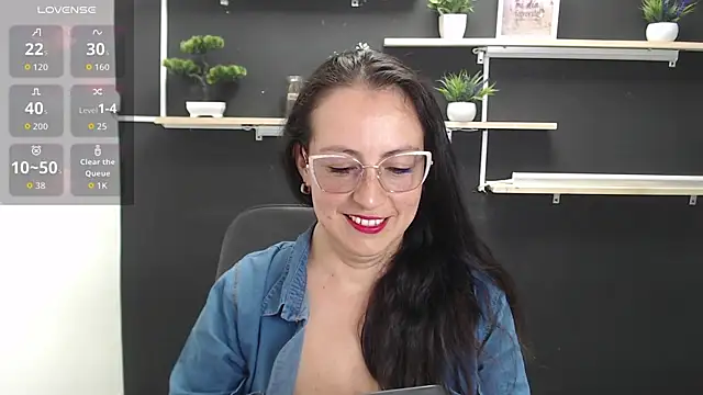Lauryn Jones online show from June 23, 7:23 pm