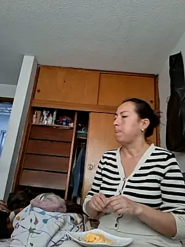 Lauryn Jones online show from July 7, 4:22 pm