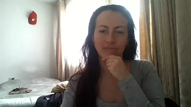 Lauryn Jones online show from July 21, 6:10 pm
