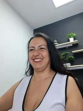 Lauryn Jones online show from July 25, 6:16 pm