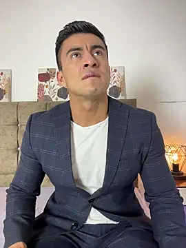 Chris Clarck online show from December 14, 8:02 pm