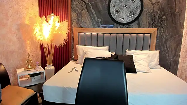 Valery Shadey online show from December 3, 7:45 pm