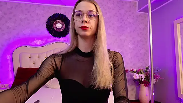 GracieCute online show from June 20, 3:31 am
