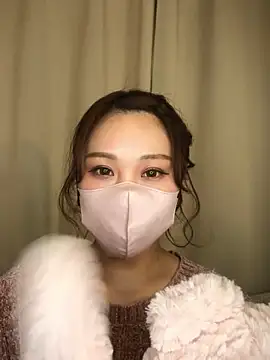 Snapshot of reika33 chatting on November 18, 10:20 am reika33 online show from November 18, 10:20 am