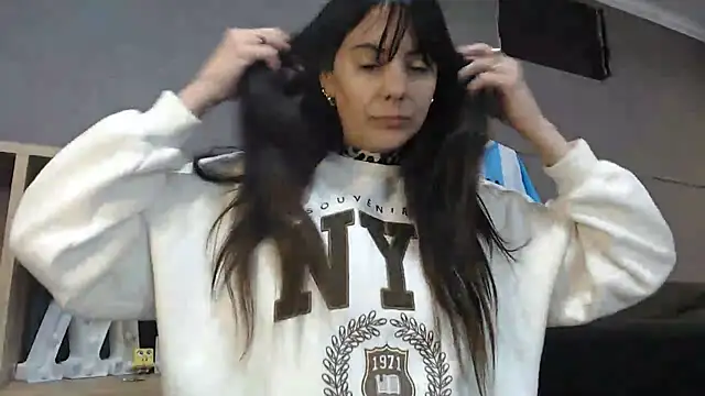 Snapshot of mickystrumia23 chatting on June 16, 3:47 pm mickystrumia23 online show from June 16, 3:47 pm