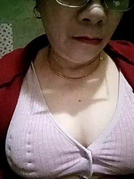 small-house123 online show from March 3, 10:04 pm