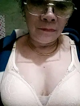 small-house123 online show from March 8, 2:10 pm