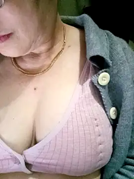 small-house123 online show from March 17, 11:19 pm