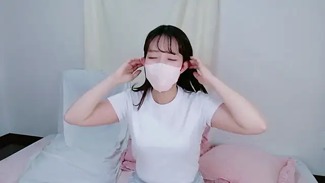 Snapshot of Sana_84 chatting on February 19, 9:16 am Sana 84 online show from February 19, 9:16 am